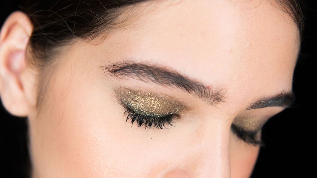 how to do shimmery green eye makeup look