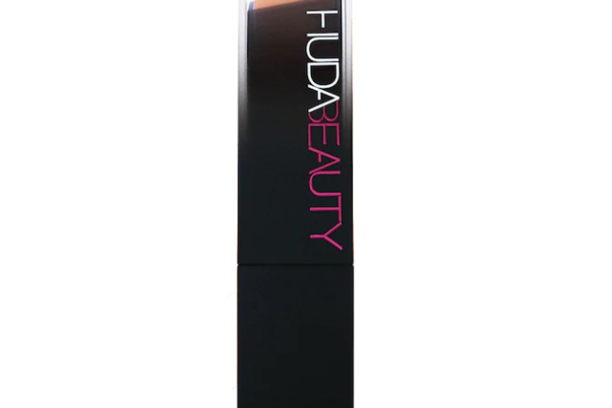huda beauty faux filter skin finish buildable coverage foundation stick