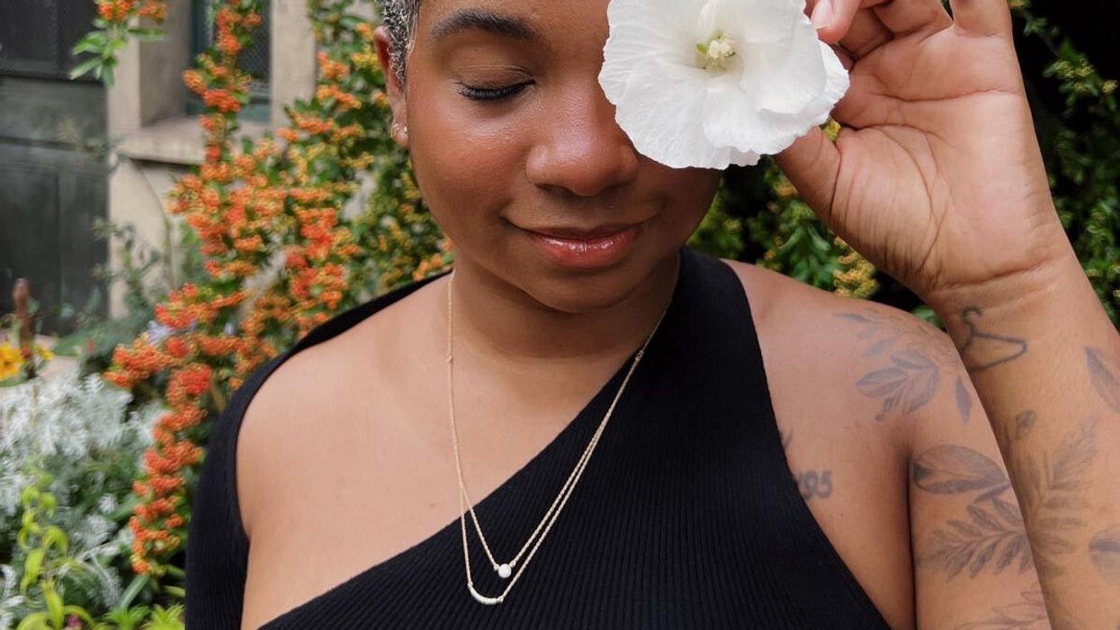 Flower Blooming Earrings - Luxury Jewelry Rental