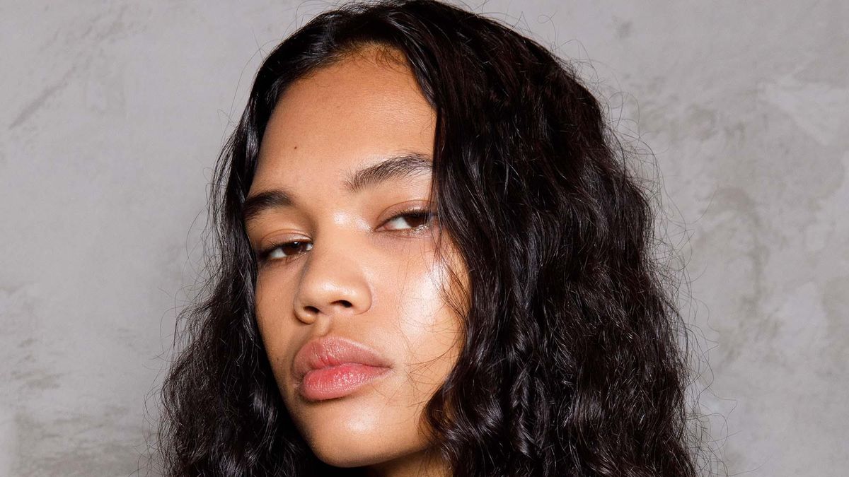 What Is Face Serum & How Does It Work? Coveteur Inside Closets