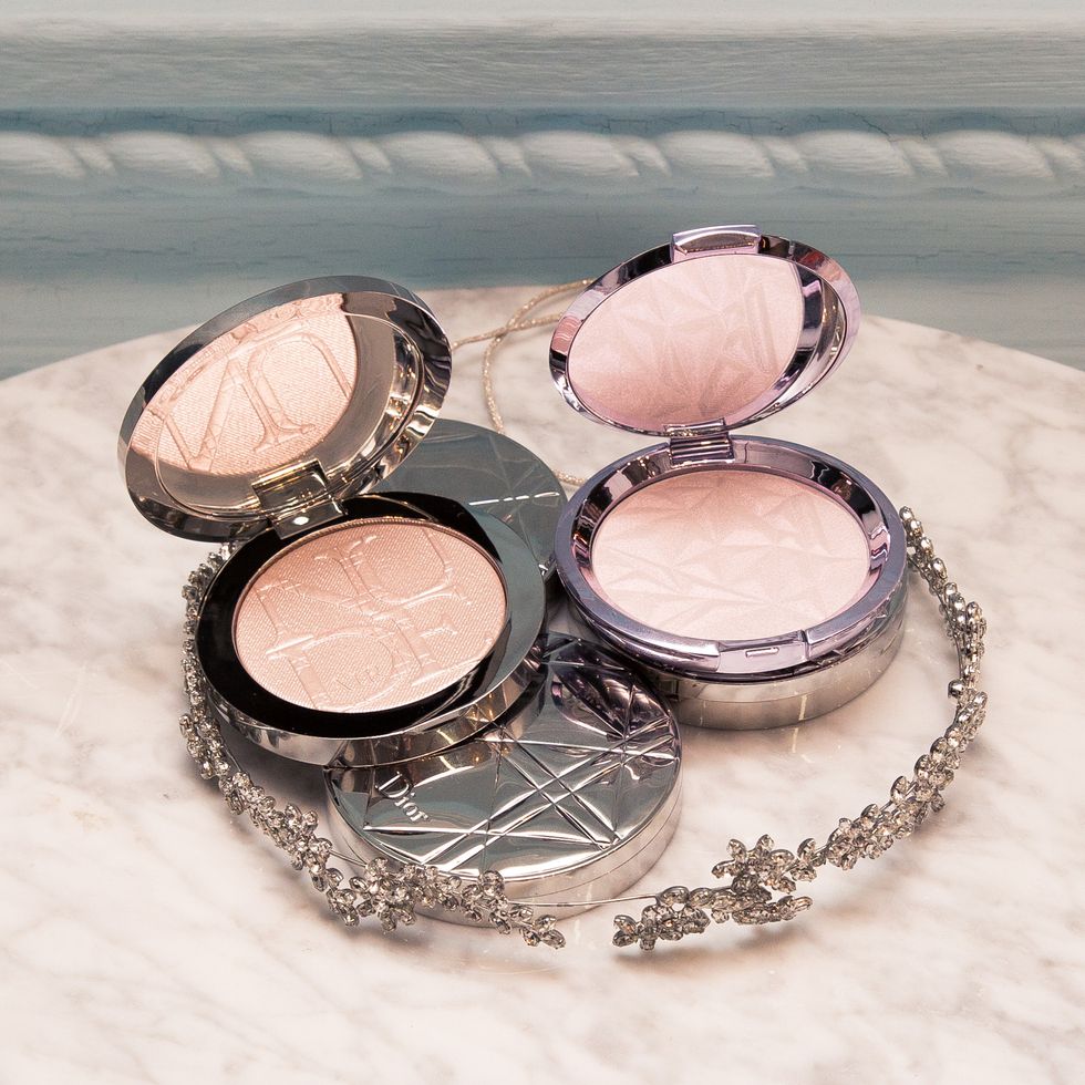 Our Guide To Getting The Ultimate Glow Using Highlighter Coveteur Inside Closets Fashion 