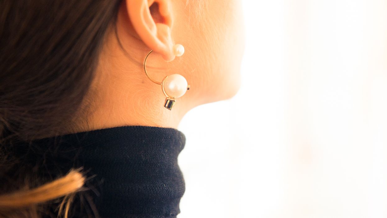 How To Pull Off a Single Earring