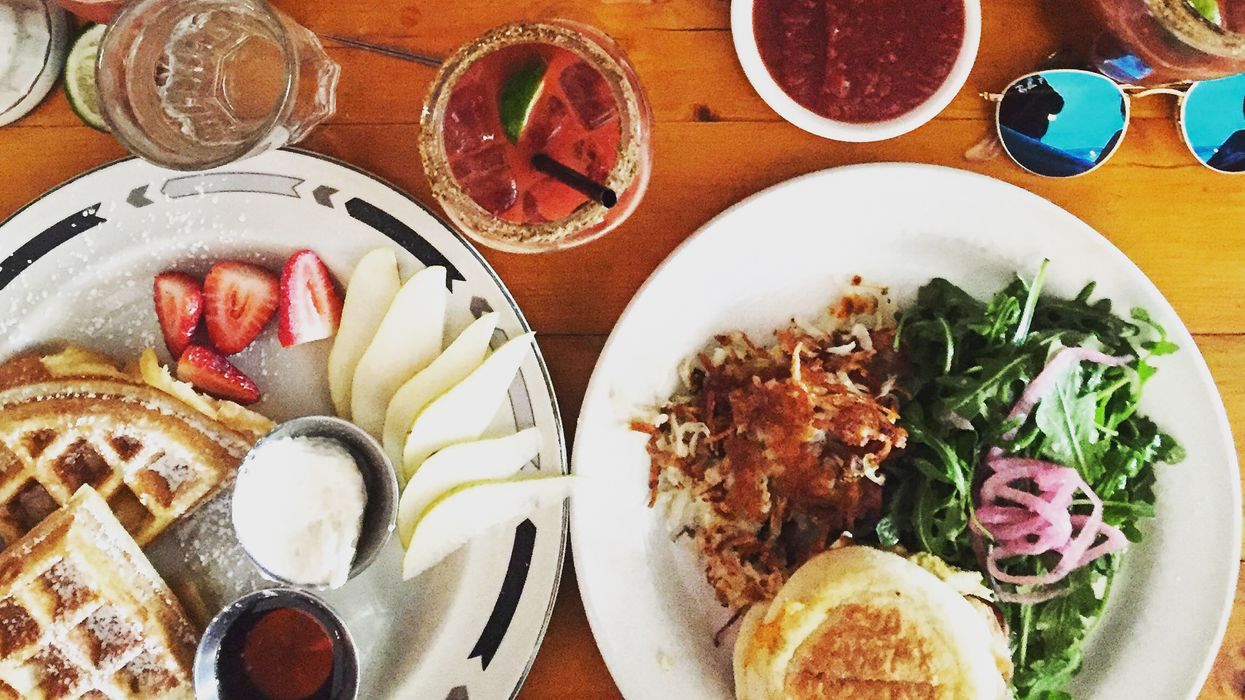 What You Should Wear to Brunch, According to Your Hangover