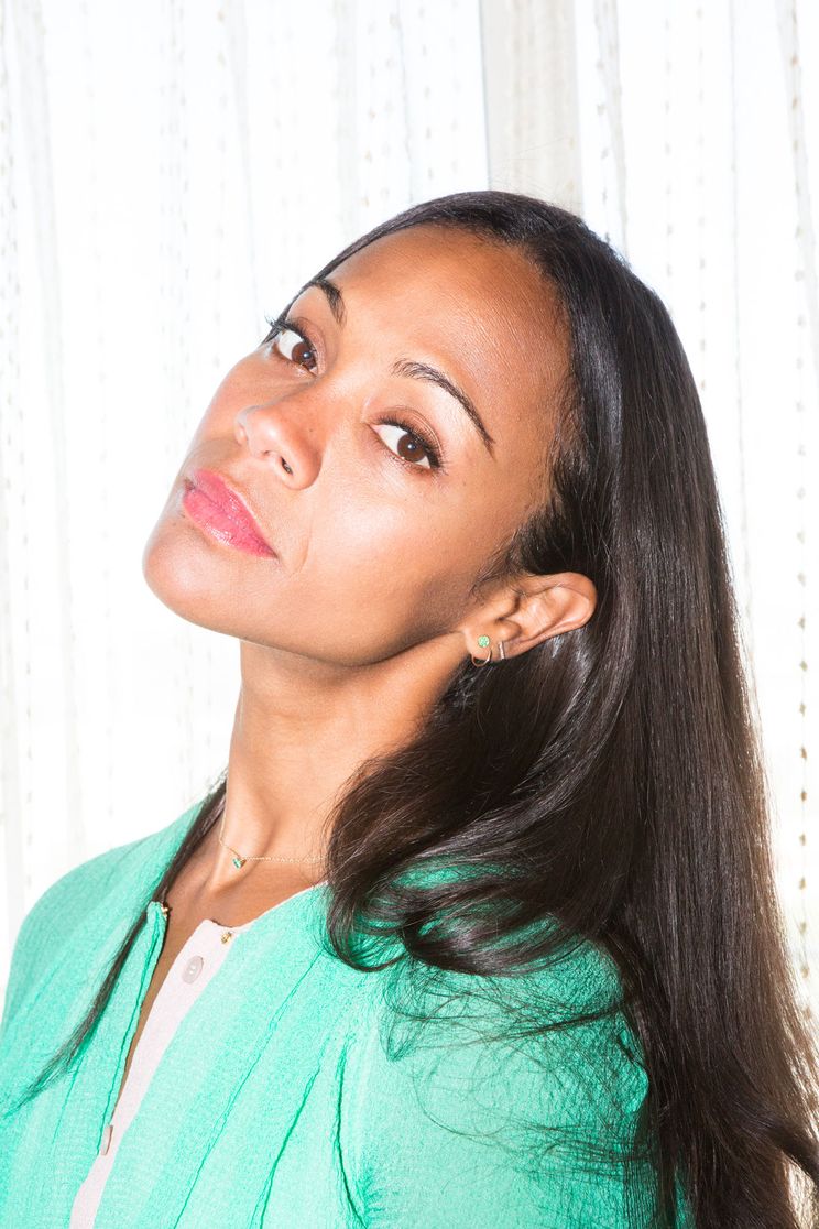 Zoe Saldana Proves That Switching Up Your Beauty Look Successfully