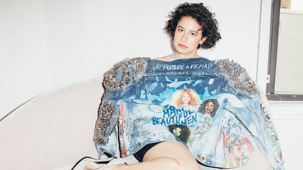 Ilana Glazer’s Jacket Holds a Big Hint about Broad City Season 4