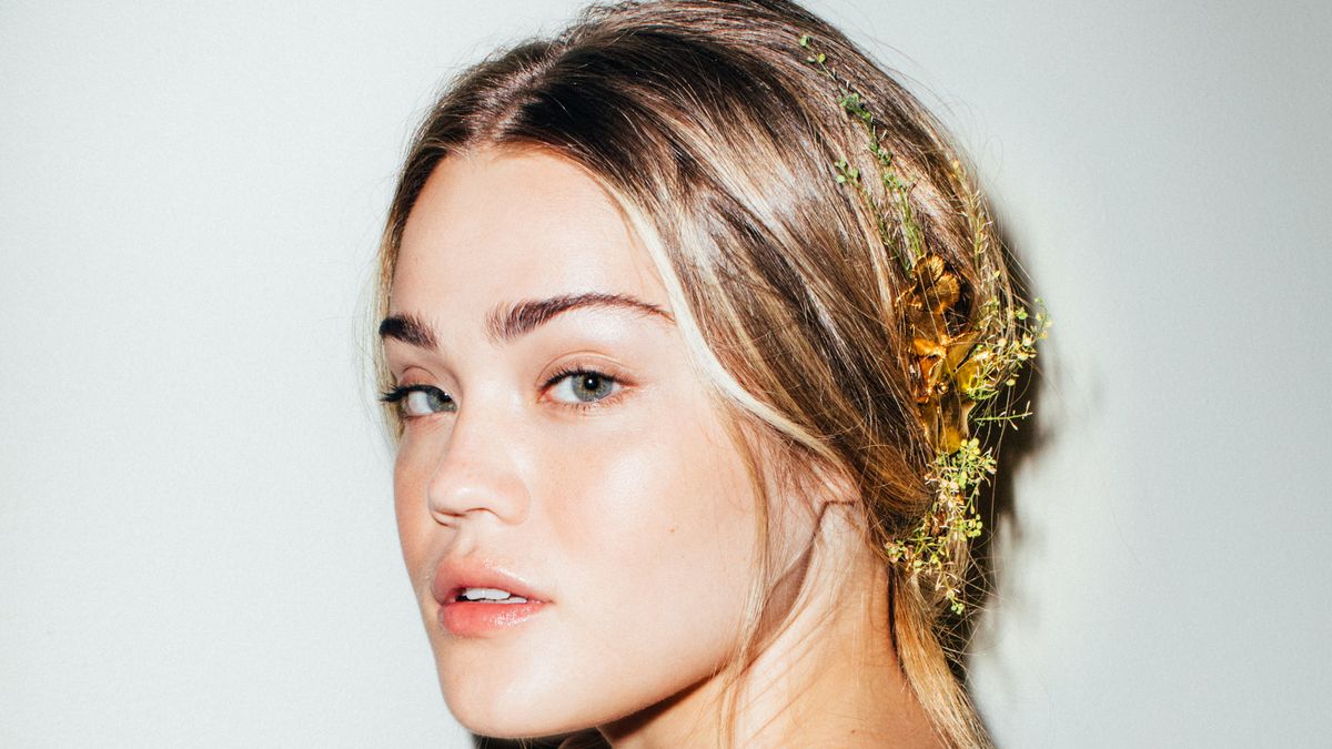 4 Dreamy Hairstyles Made for the French Countryside