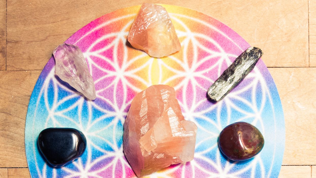 What’s With Those Himalayan Salt Lamps We’re Seeing Everywhere?