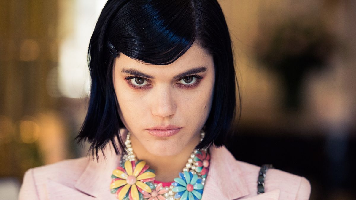 How French Singer SoKo Does Fashion Week