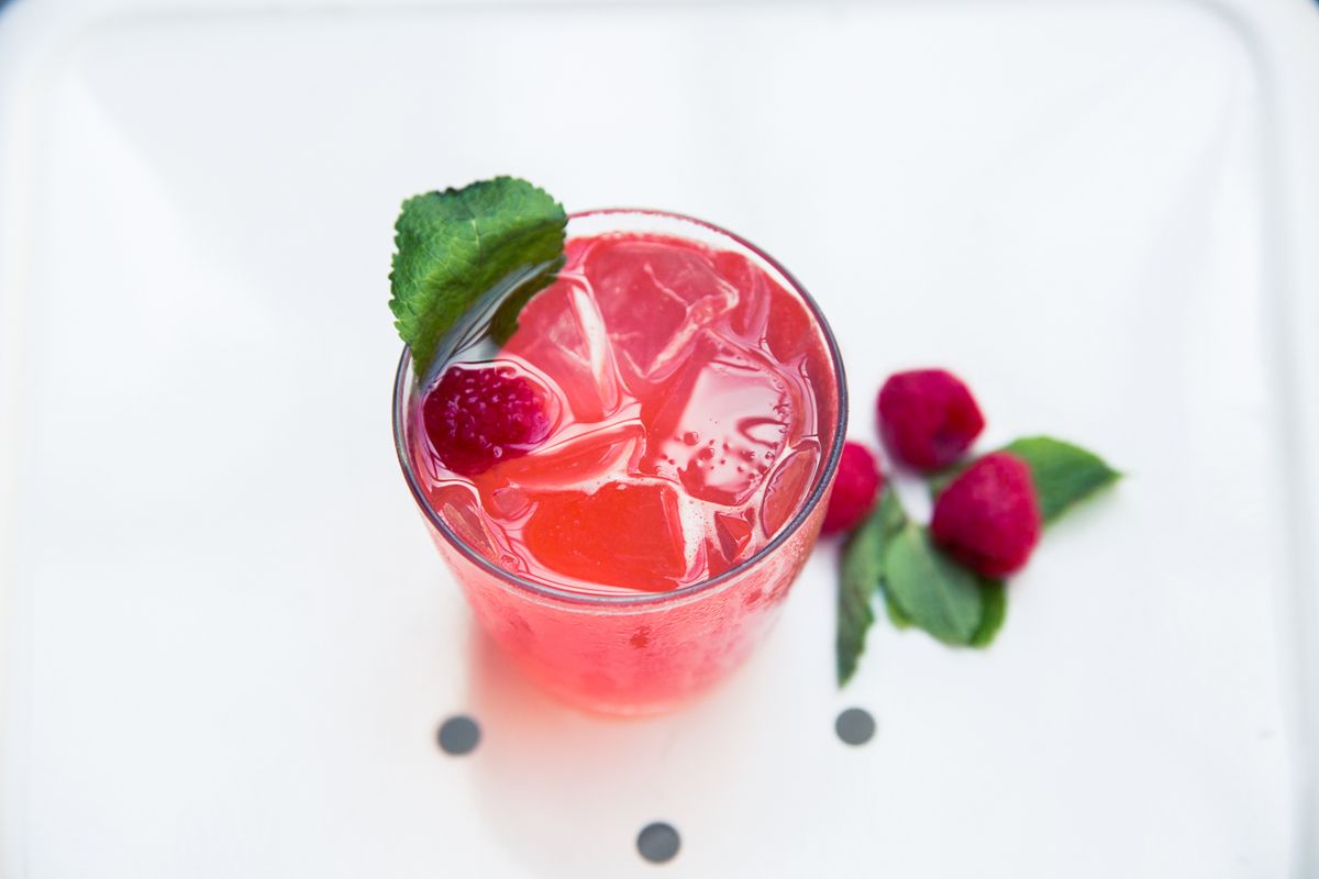 Easy Cocktail Recipes to Make for Your 4th of July Party