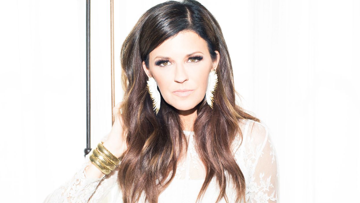 Little Big Town’s Karen Fairchild Likes to Drink Wine and Online Shop