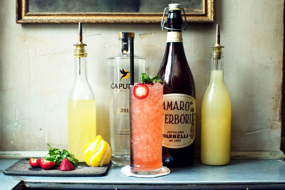The Strawberry Cocktail You’ll Want To Sip All Weekend Long