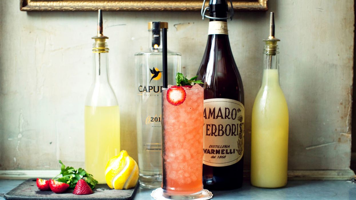 The Strawberry Cocktail You’ll Want To Sip All Weekend Long