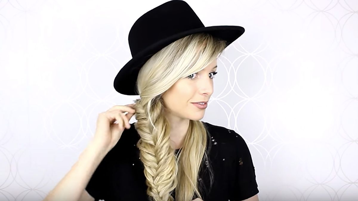 9 Hairstyles That Look Great Under a Winter Hat