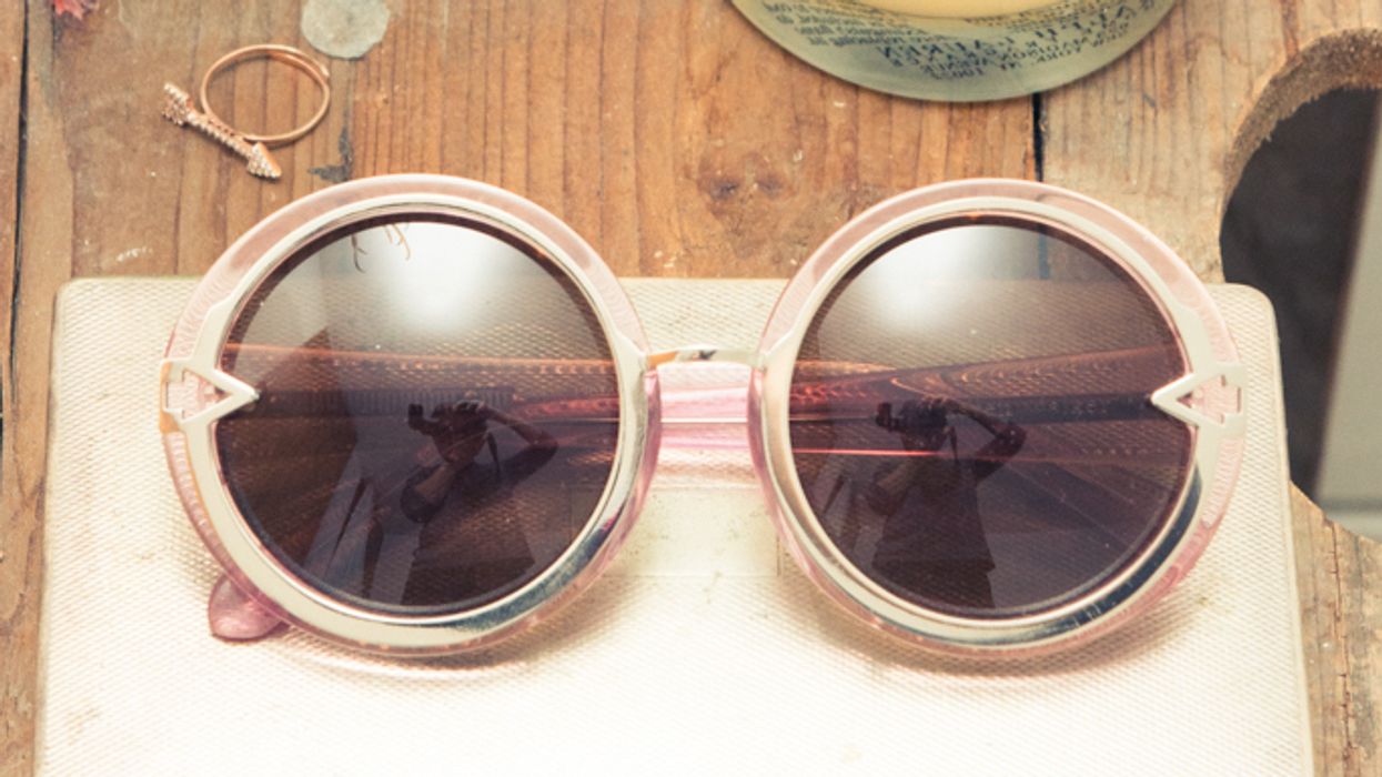 How to Pick Flattering Sunglasses in 60 Seconds