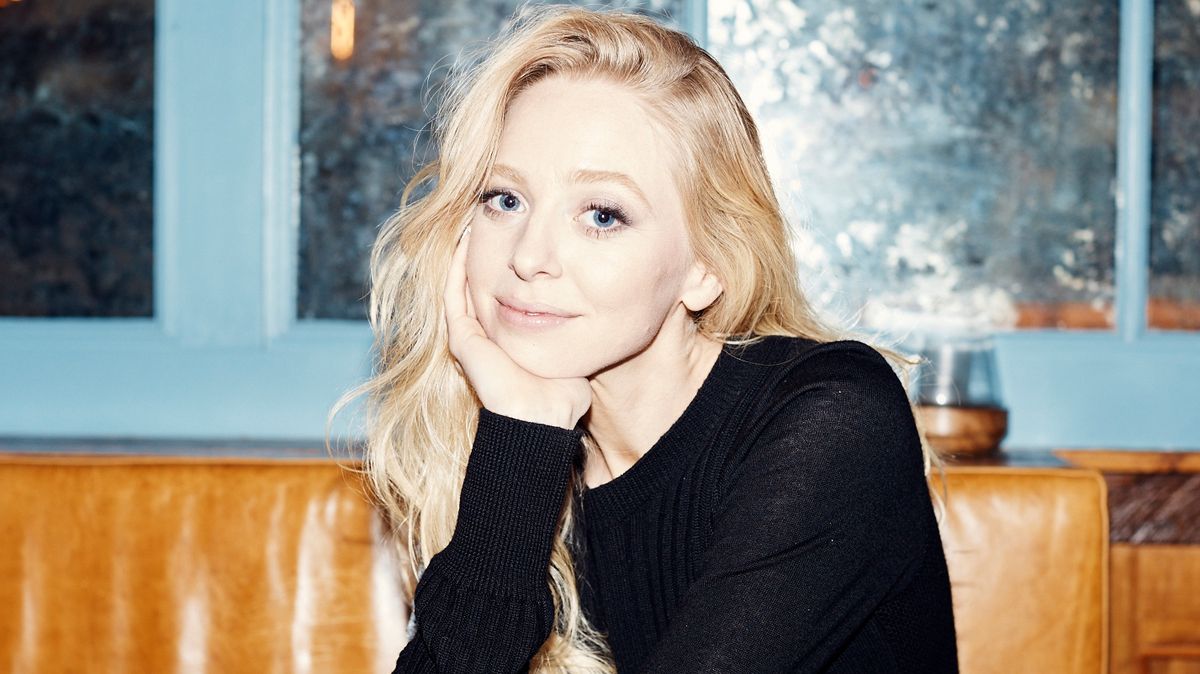 Why Mr. Robot Should Be Our Next Binge Watch, According to Portia Doubleday