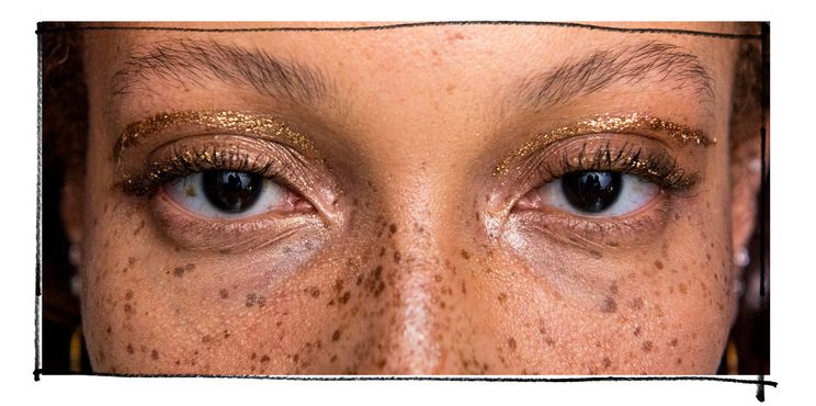How to Wear Glitter Makeup - Coveteur: Inside Closets, Fashion