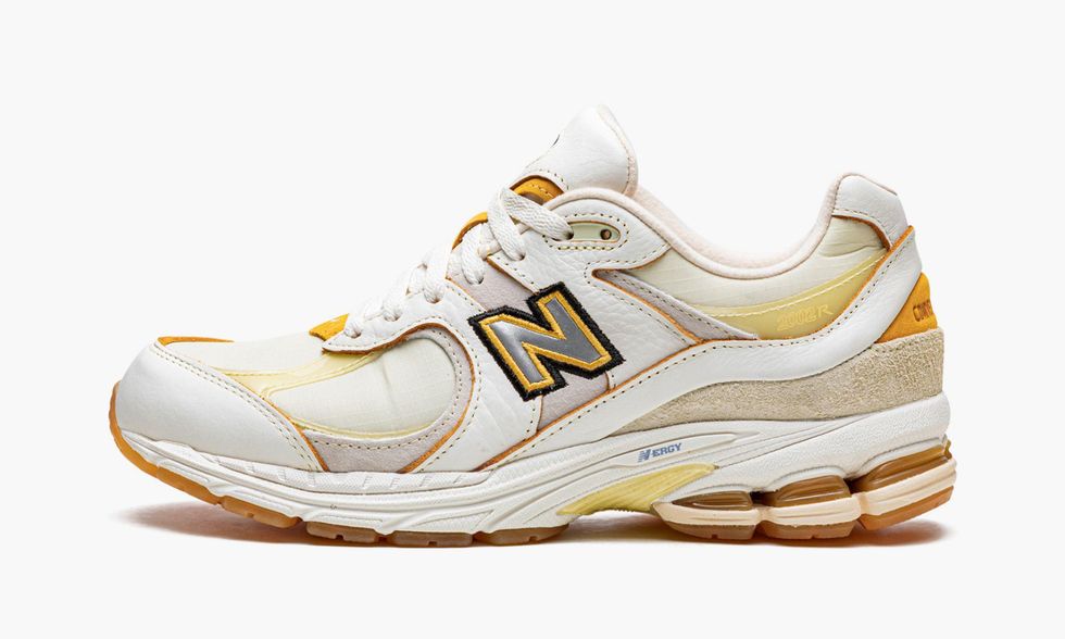 yeezy boost 700 v3 azareth