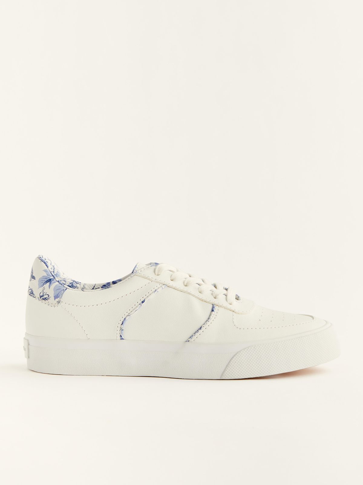Harlow Leather Sneaker in White / Pompadour
