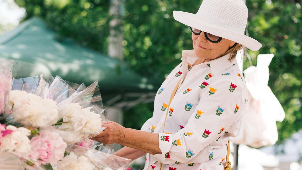 The Chicago Farmers Market Is Filled With Birkenstocks and Thrift Store Scores