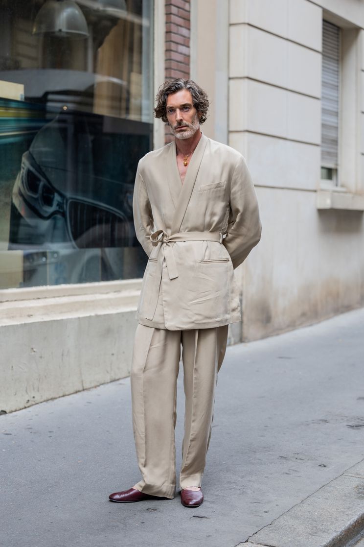 Louis Vuitton belt  Autumn street style, Street style paris