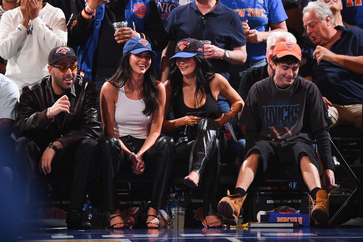Twins! Kylie And Kendall Jenner Go Matching Courtside