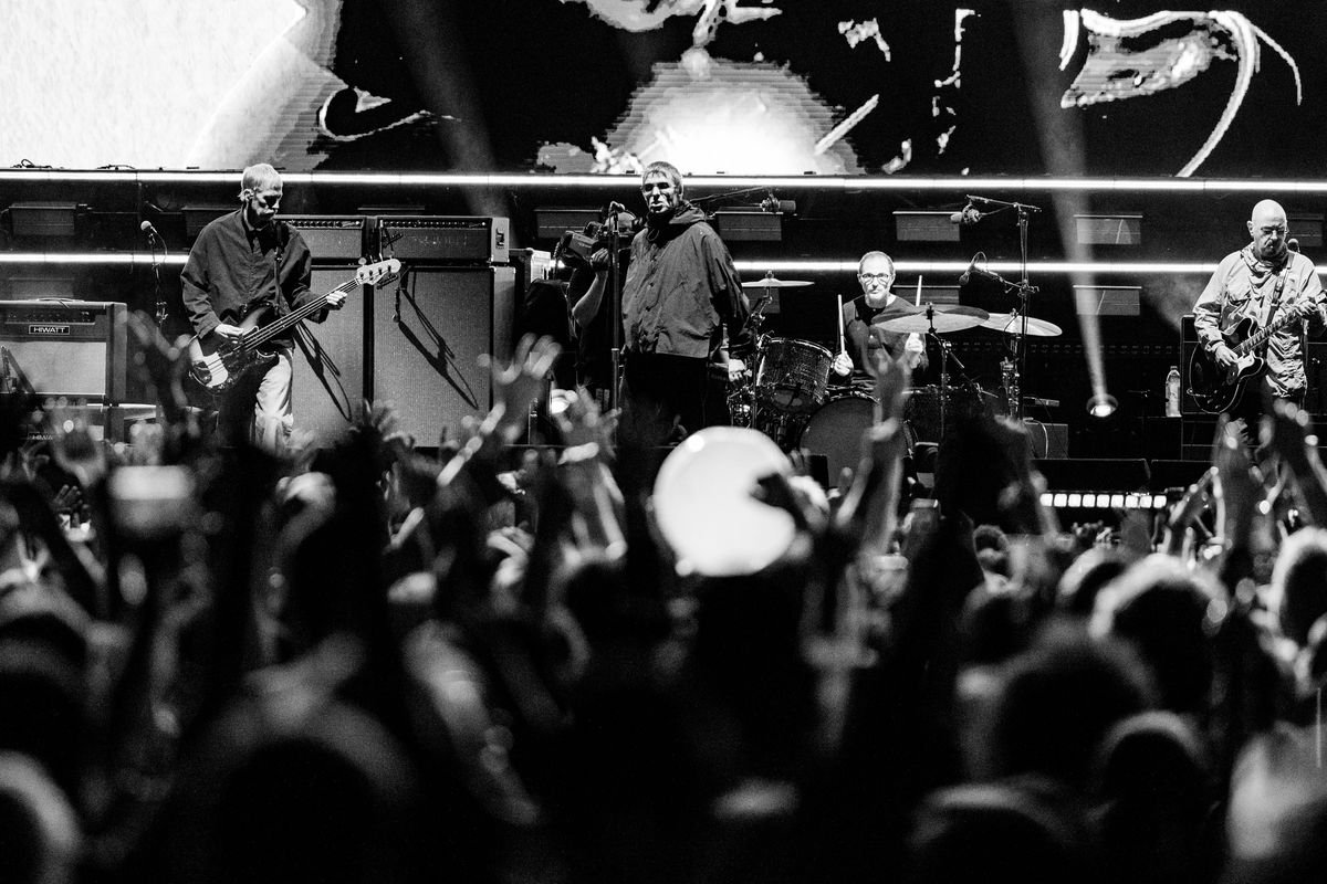 Bucket Hats, Baggy Jeans & 70,000 People Singing “Don’t Look Back In Anger”