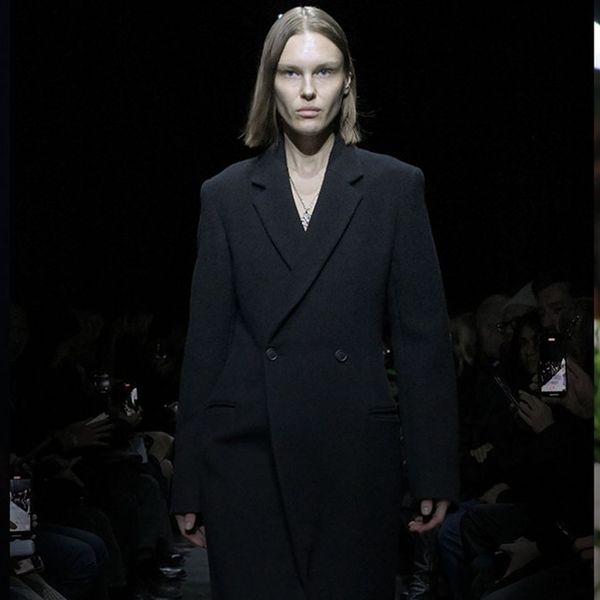 What To Wear To The Winter Function? All You Need Is A Black Coat