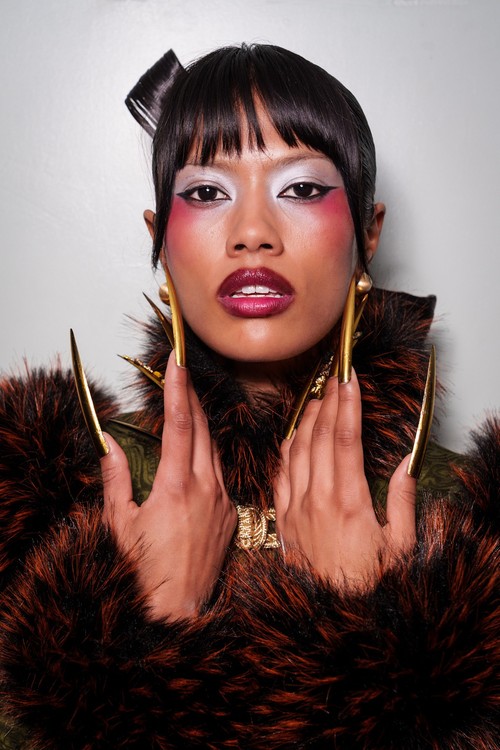 Kim Shui Fall/Winter 2026 long golden claws