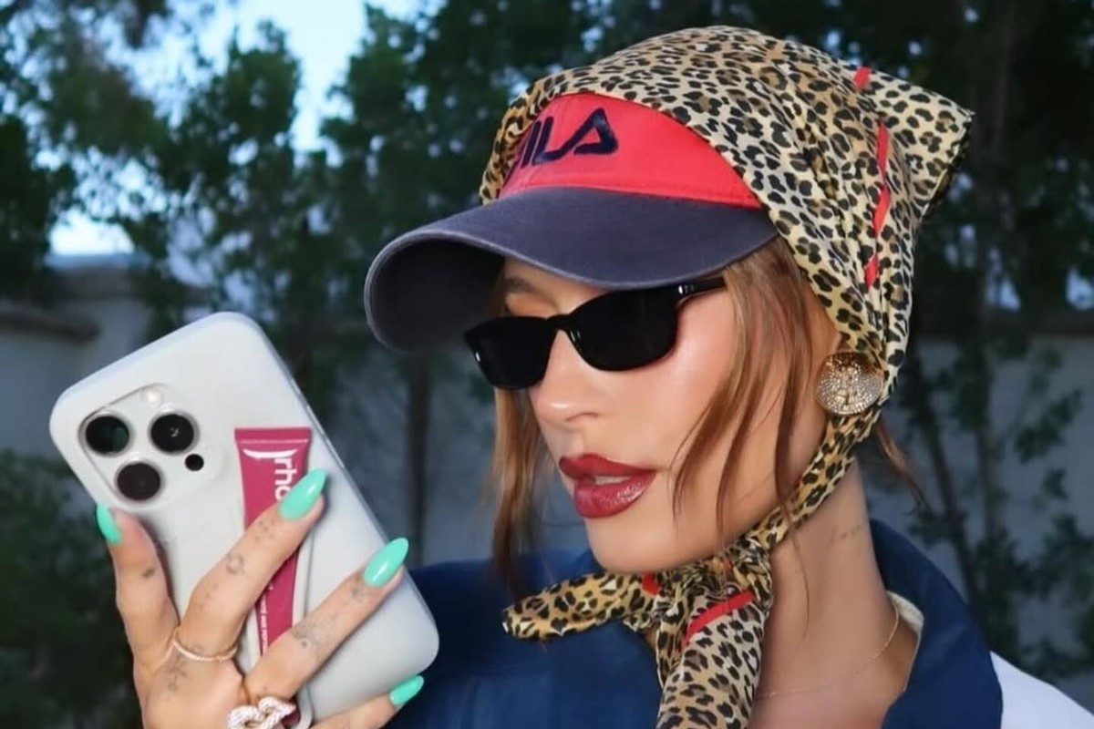 5 Tried & True Ways Of Styling A Silk Scarf