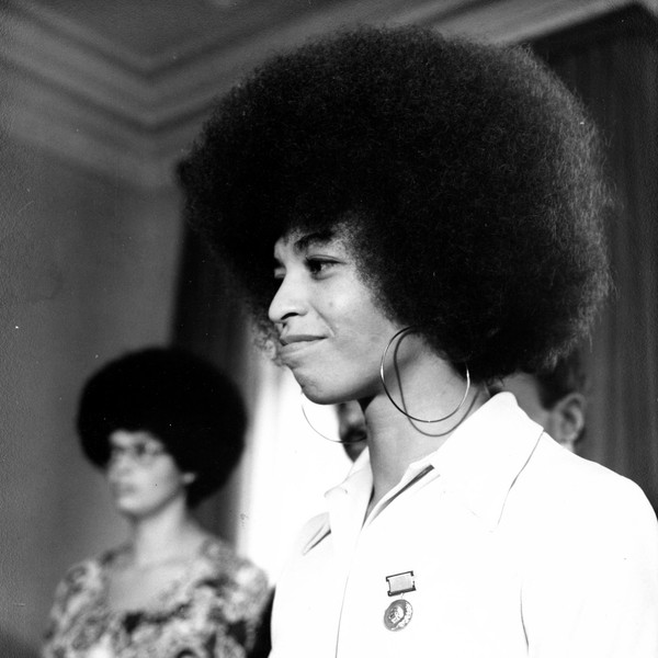 The History Of Hoop Earrings, From Resistance To Trend