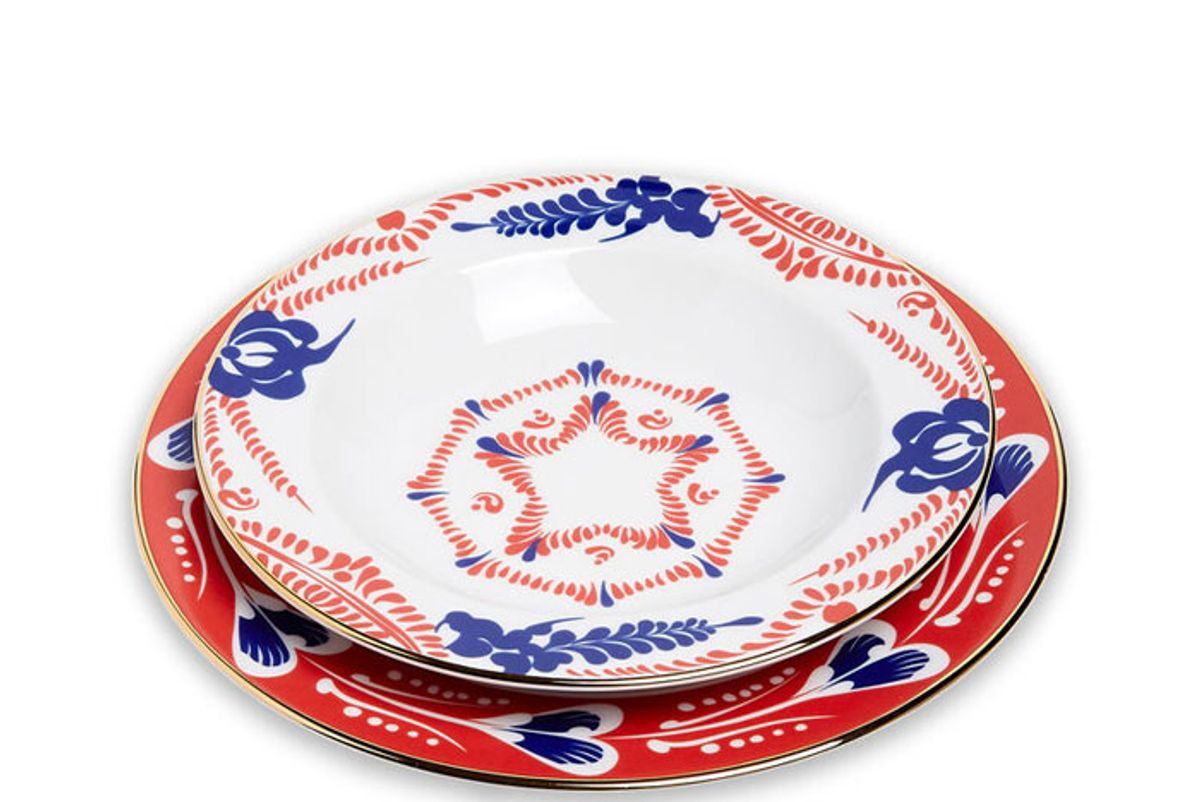 la doublej soup and dinner plates set