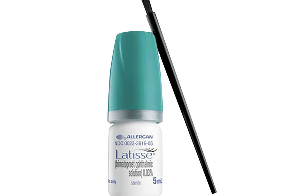 latisse bottle with applicator