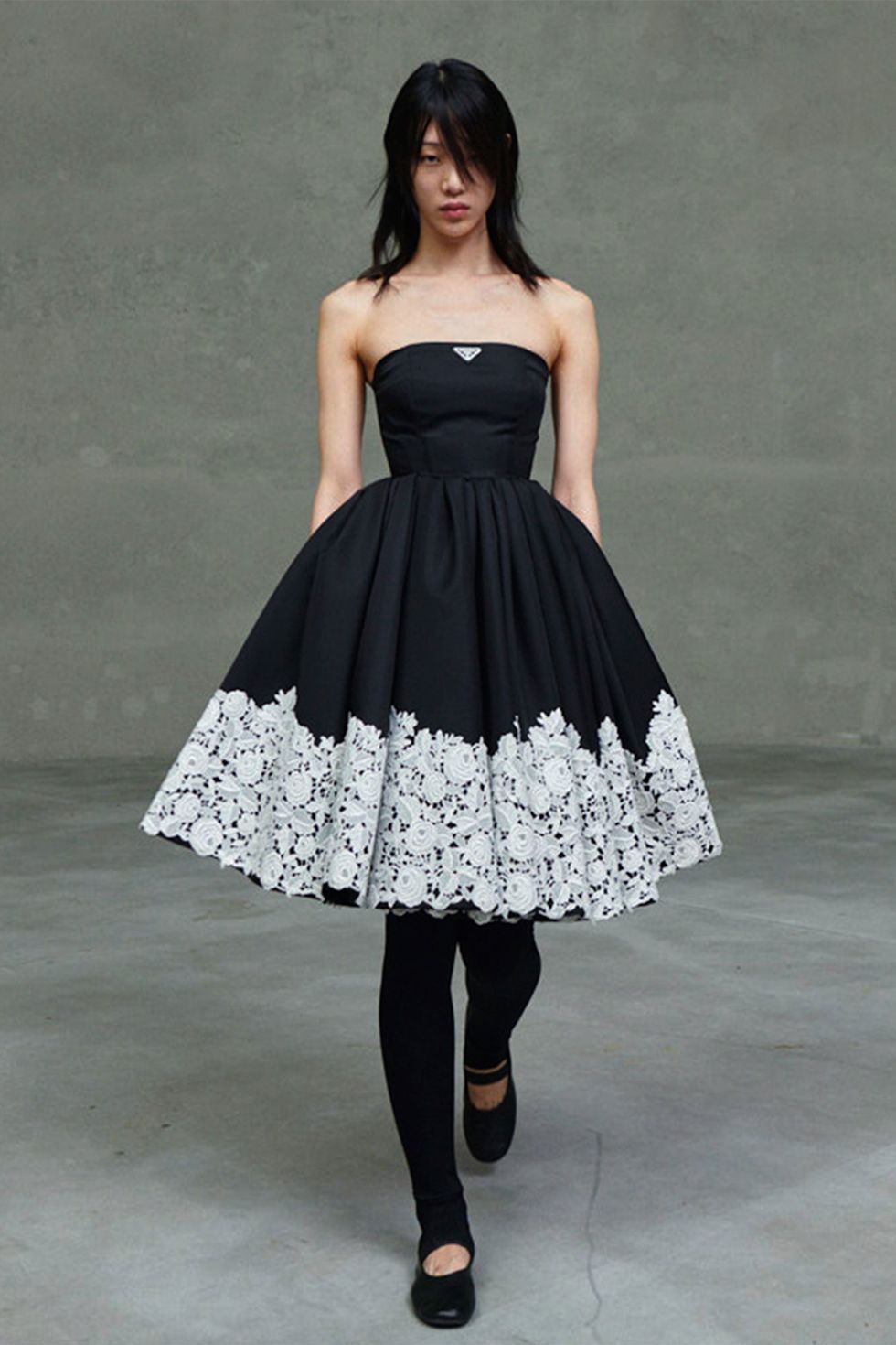 leggings under dresses