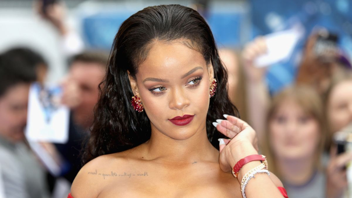 Rihanna Teased Her Beauty Line on Instagram, and the Comments Are Hilarious