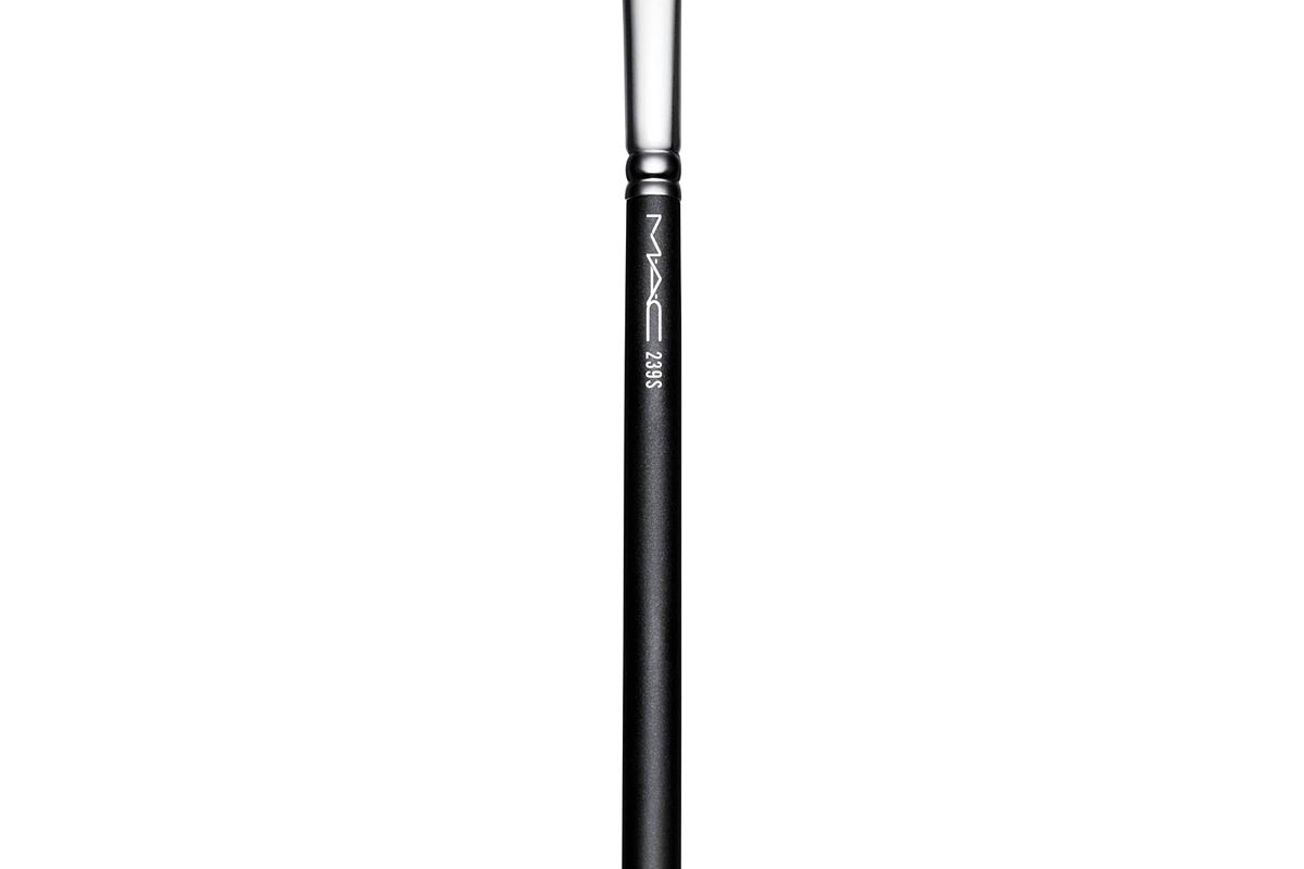 mac 239s eye shader brush