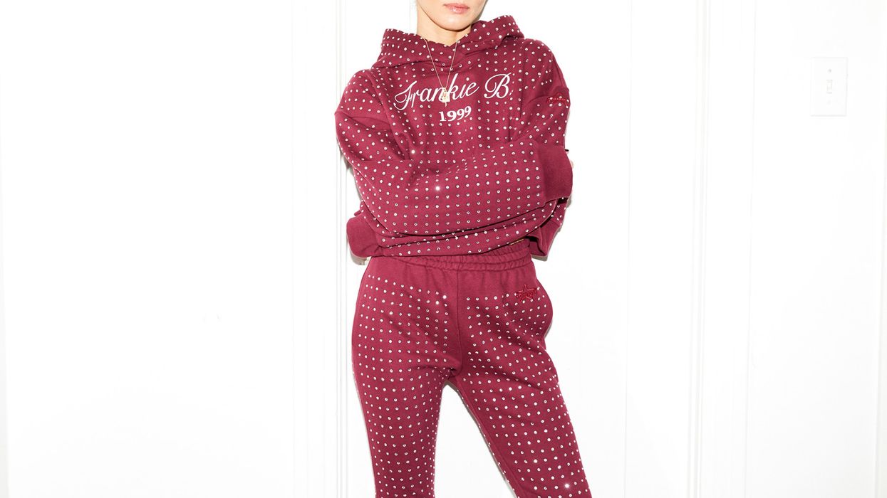 https://coveteur.com/media-library/matching-sweatsuits.jpg?id=25420856&width=1245&height=700&quality=90&coordinates=0%2C0%2C0%2C0
