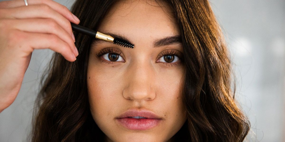 Expert Techniques for Creating Natural-Looking Brows - Coveteur: Inside  Closets, Fashion, Beauty, Health, and Travel