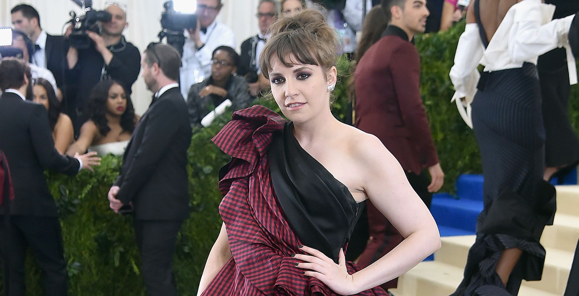 Lena Dunham Is Cleaning Out Her Closet to Support Planned Parenthood