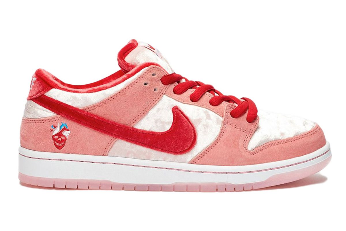 nike sb dunk low strangelove skateboards