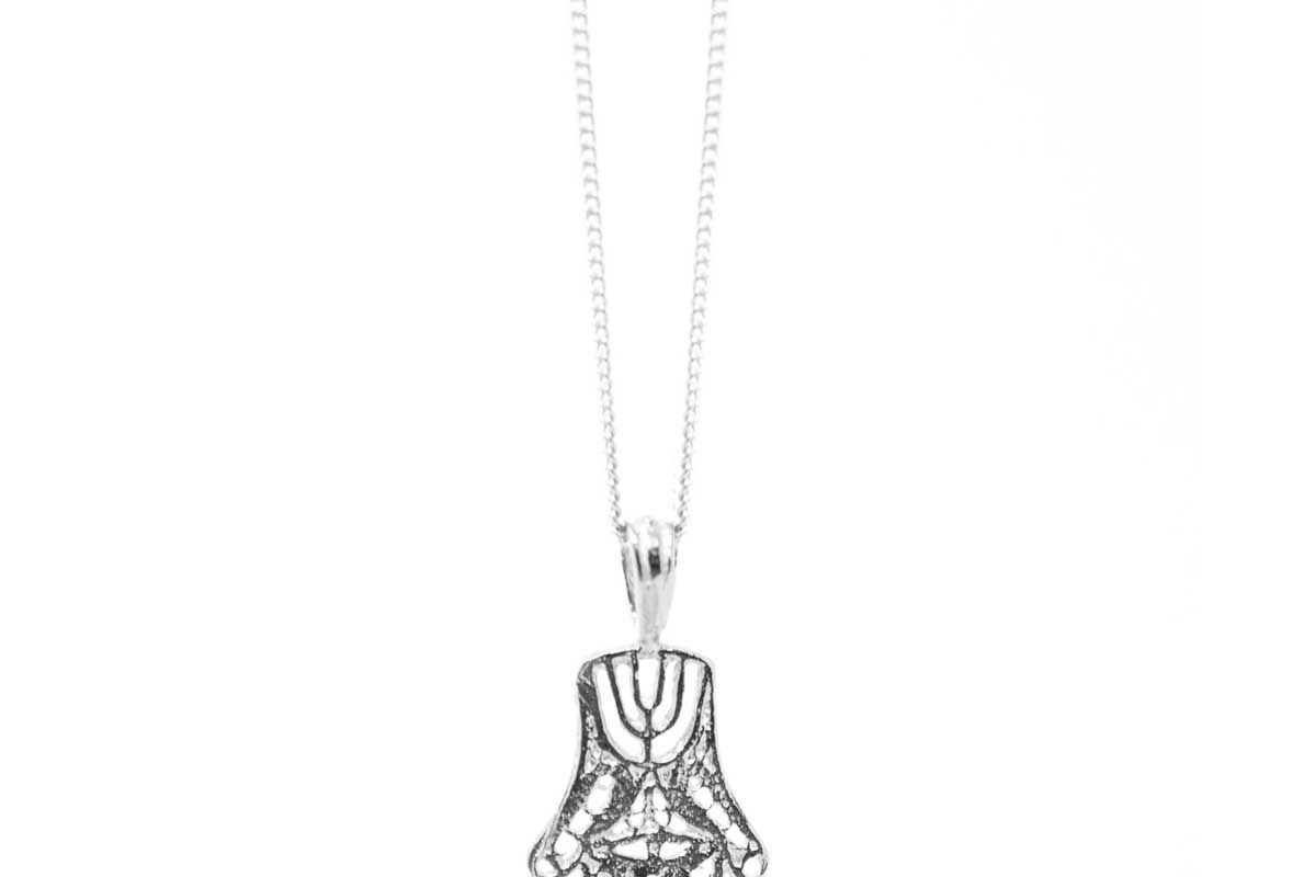 omi woods the hamsa necklace i