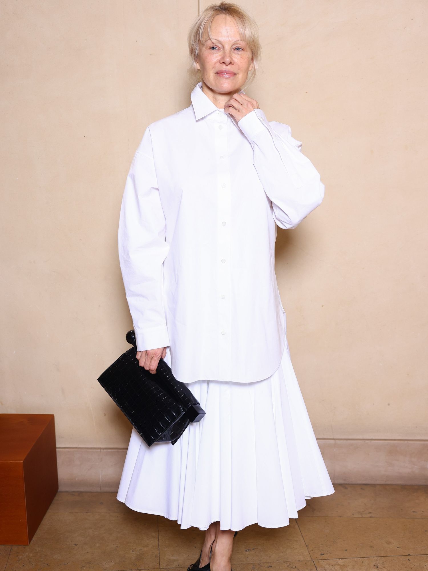 Pamela Anderson style white shirt dress