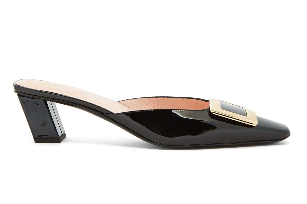 roger vivier belle vivier buckled patent leather mules