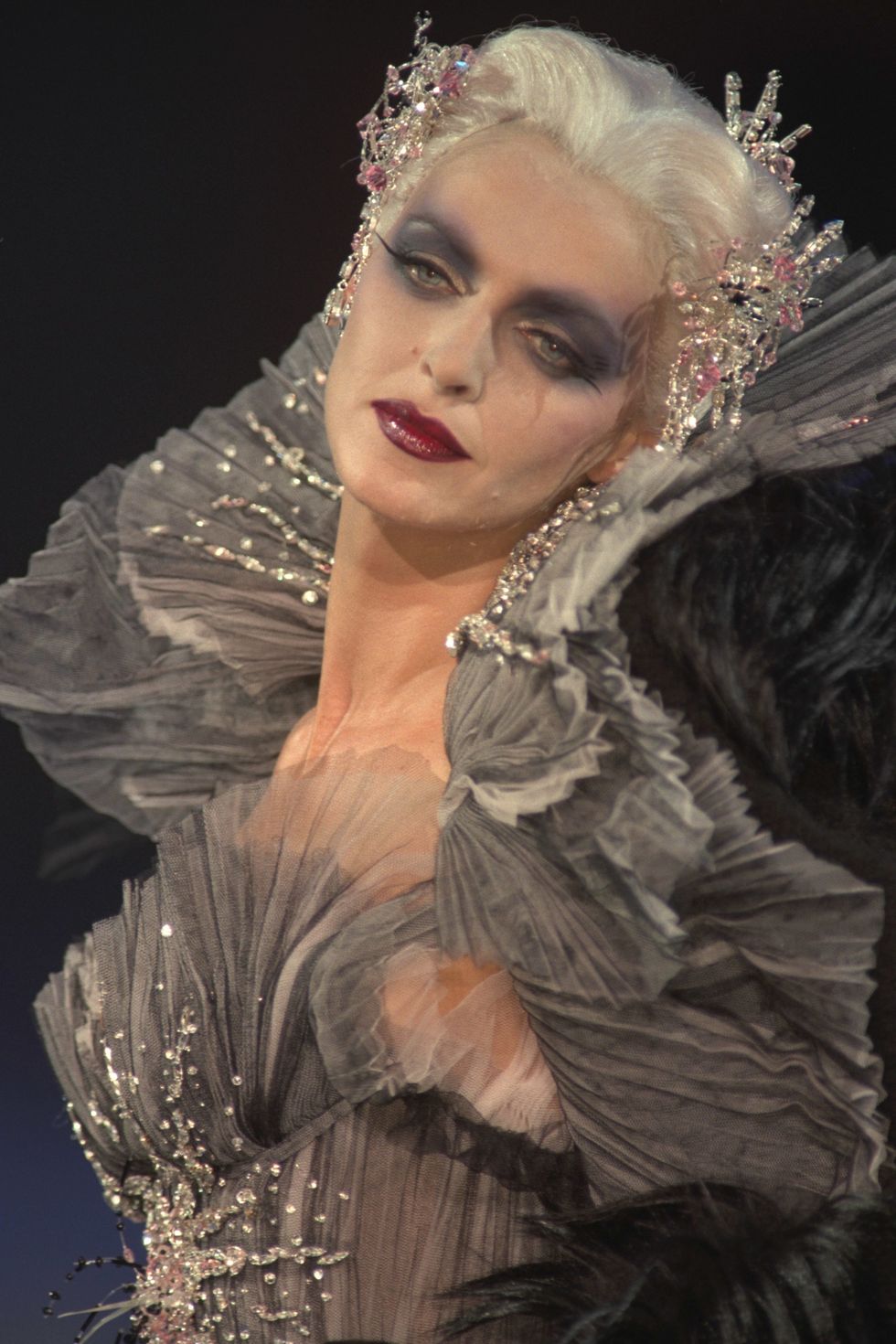 runway-halloween-beauty-looks