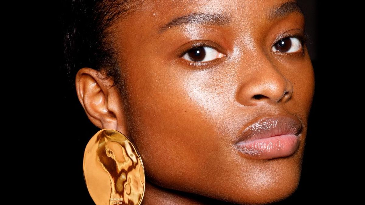 Best SelfTanners for Dark Skin Tones Coveteur Inside Closets