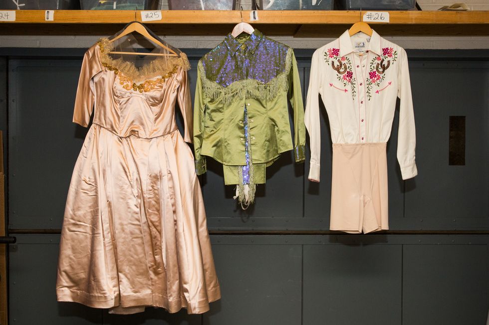 shop met opera closet