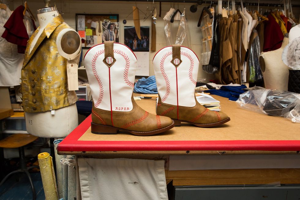 shop met opera closet