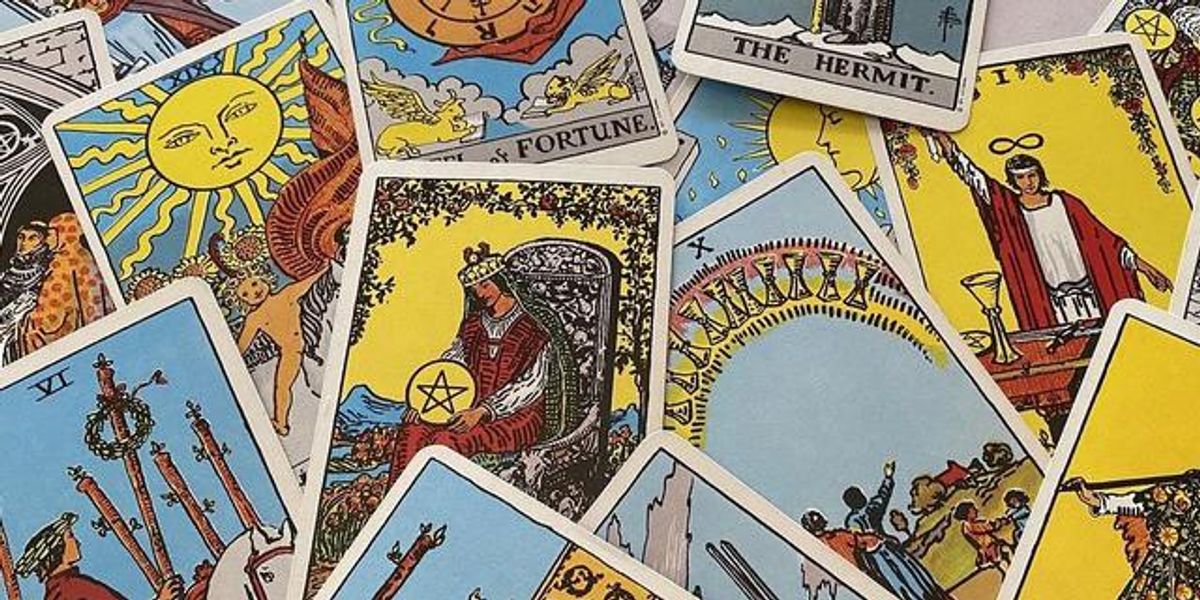 Derved dybde Røg Everything You Ever Wanted to Know about Reading Tarot Cards - Coveteur:  Inside Closets, Fashion, Beauty, Health, and Travel