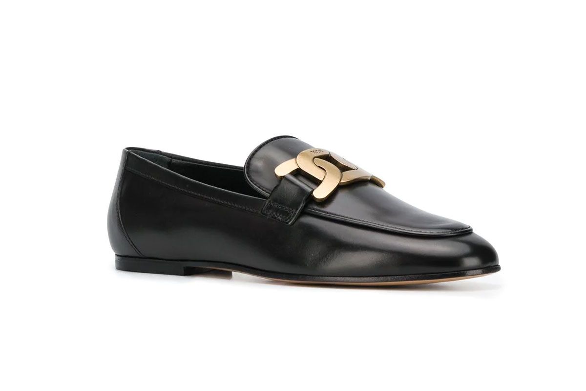 tods chain strap loafers