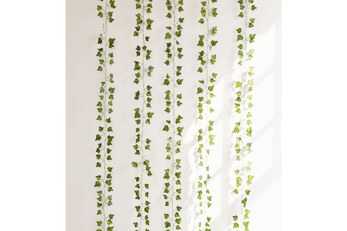 urban outfitters decorative vines set