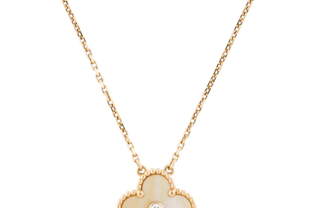 van cleef and arpels vintage alhambra pendant necklace